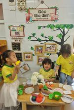 Mời mọi người cùng ăn với con nha!