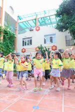 Những điệu nhảy với nhạc đây ạ