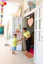 Cùng bắt tay nhau để tràn đầy năng lượng cho hoạt động ngày mới