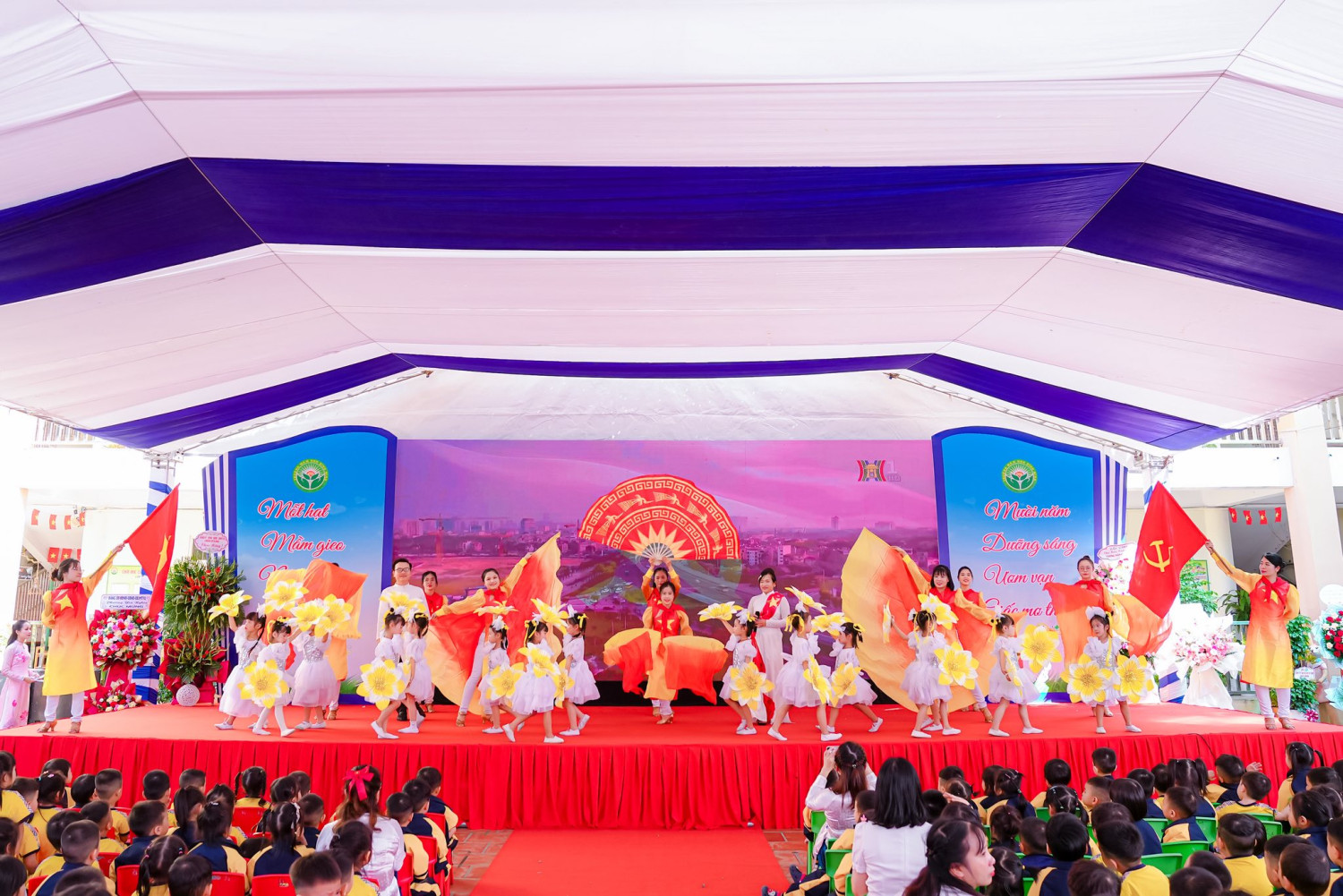 KỶ NIỆM 10 NĂM THÀNH LẬP TRƯỜNG VÀ NGÀY HIẾN CHƯƠNG NHÀ GIÁO VIỆT NAM 20/11